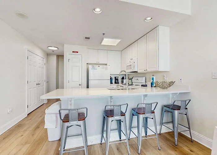 Gulf-front Retreat Perfect For Couples With Shared Pool & Hot Tub Free Wifi & Wd Gulf Shores