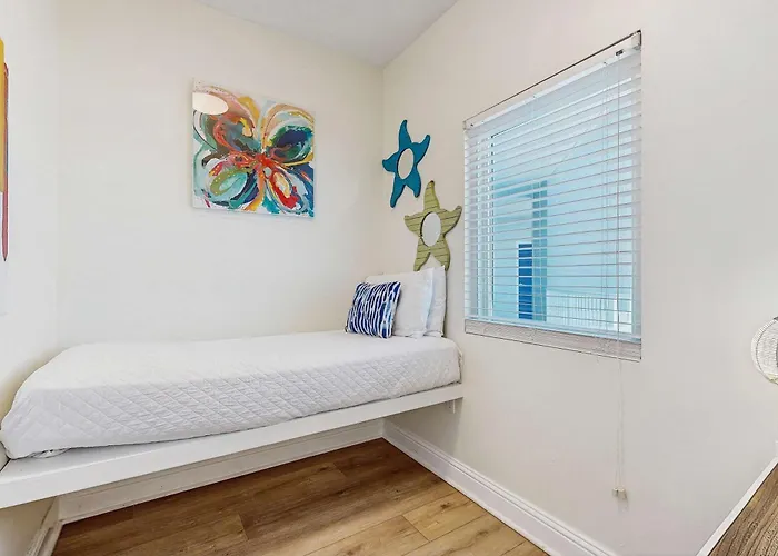 Holiday home Gulf-front Retreat Perfect For Couples With Shared Pool & Hot Tub Free Wifi & Wd